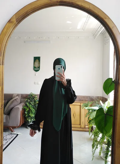 عبا محرمی نیرا