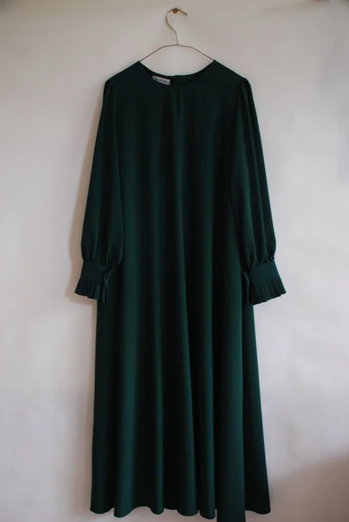 عب مدل ثَنا